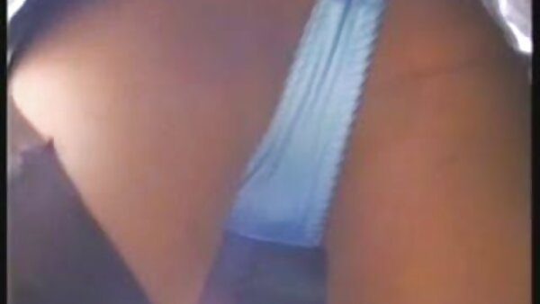 Amateur ziemlich flexible gratis deutsche amateur pornofilme brünette Freundin blitzt ihre rasierte frische Muschi und wird gestoßen